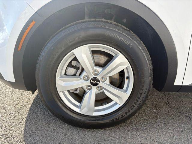 used 2023 Kia Sorento car, priced at $21,900