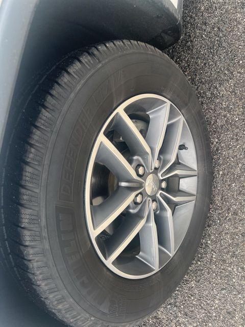 used 2018 Jeep Grand Cherokee car, priced at $14,875