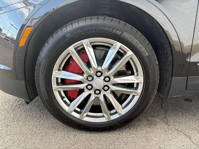 used 2024 Cadillac XT5 car, priced at $38,999