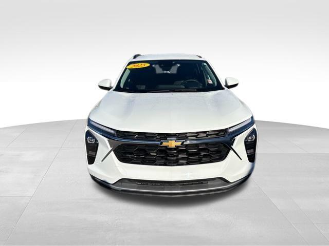 used 2025 Chevrolet Trax car, priced at $19,499