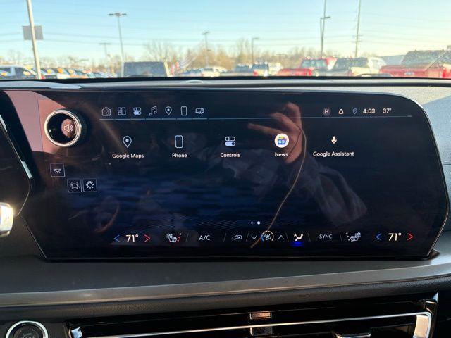 used 2025 Chevrolet Traverse car, priced at $32,999