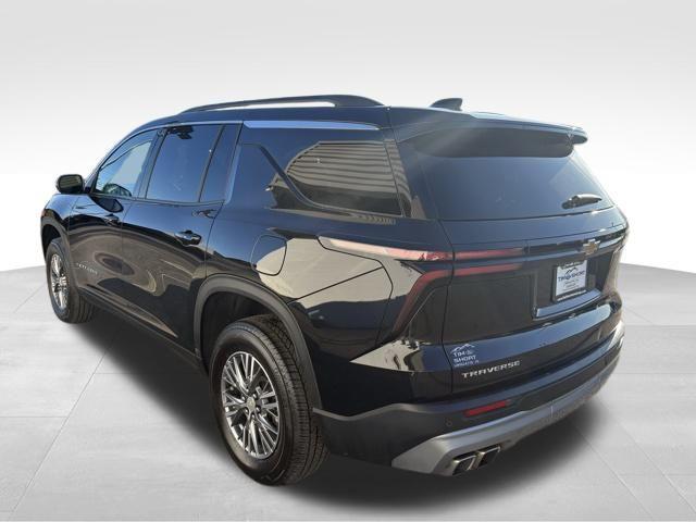 used 2025 Chevrolet Traverse car, priced at $32,999