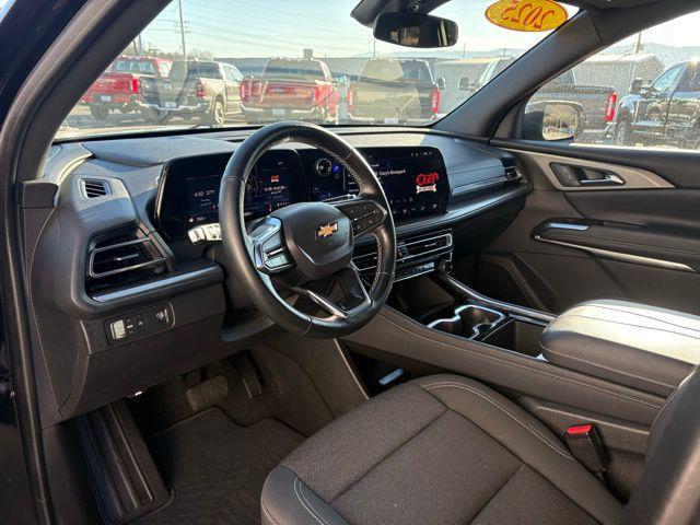 used 2025 Chevrolet Traverse car, priced at $32,999