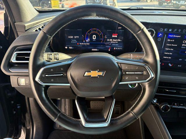 used 2025 Chevrolet Traverse car, priced at $32,999