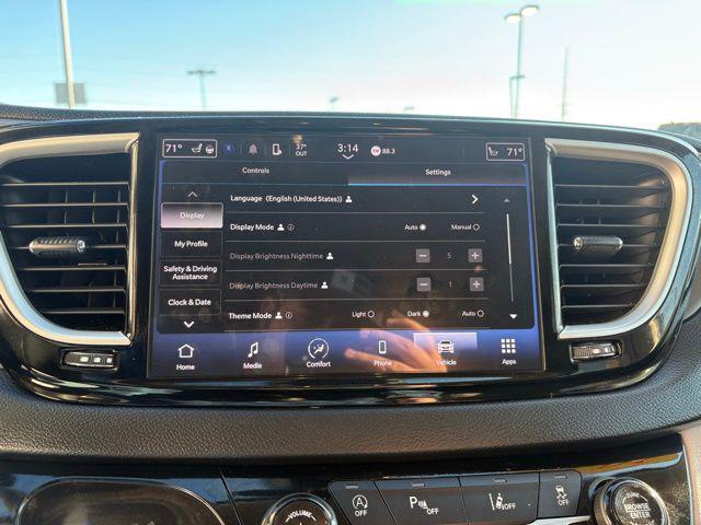 used 2024 Chrysler Pacifica car, priced at $28,563