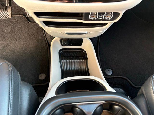 used 2024 Chrysler Pacifica car, priced at $28,563