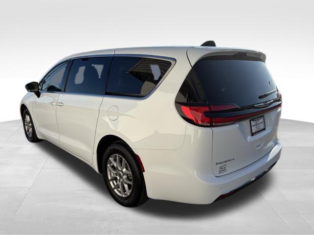 used 2024 Chrysler Pacifica car, priced at $28,563