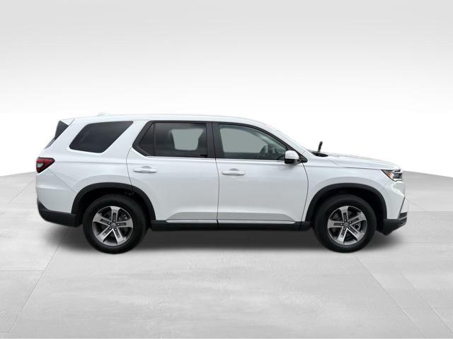 used 2025 Honda Pilot car, priced at $37,720