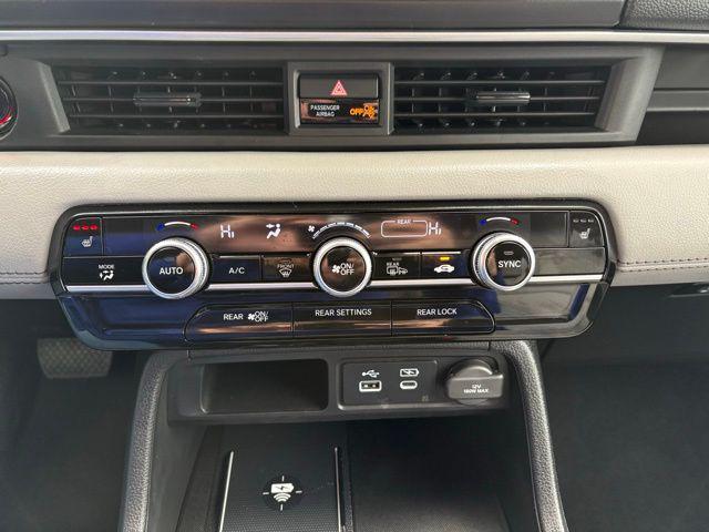 used 2025 Honda Pilot car, priced at $37,720