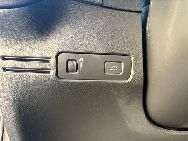 used 2021 Volvo XC40 car, priced at $22,211