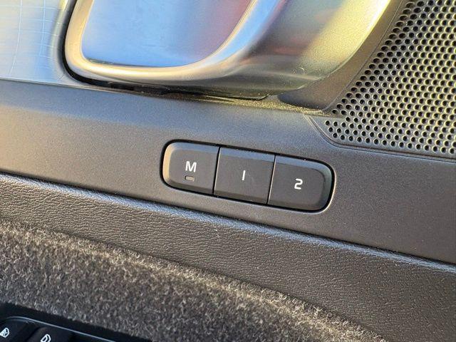 used 2021 Volvo XC40 car, priced at $22,211