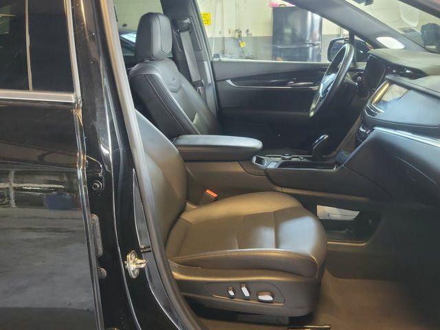 used 2025 Cadillac XT5 car, priced at $39,486