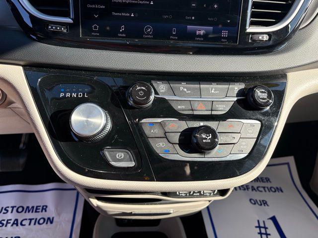 used 2023 Chrysler Pacifica car, priced at $23,386