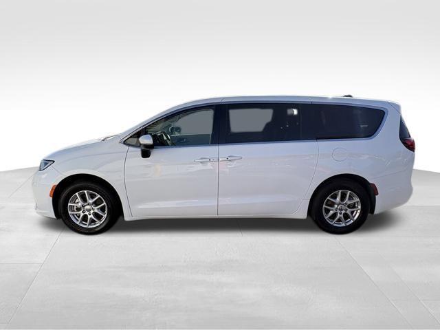 used 2023 Chrysler Pacifica car, priced at $23,386
