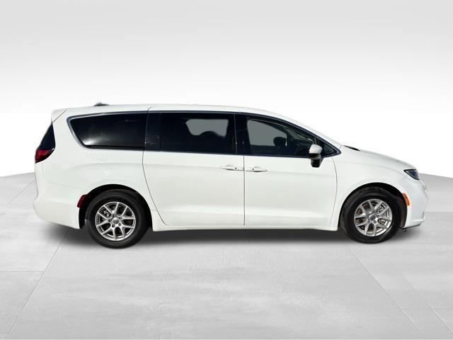 used 2023 Chrysler Pacifica car, priced at $23,386