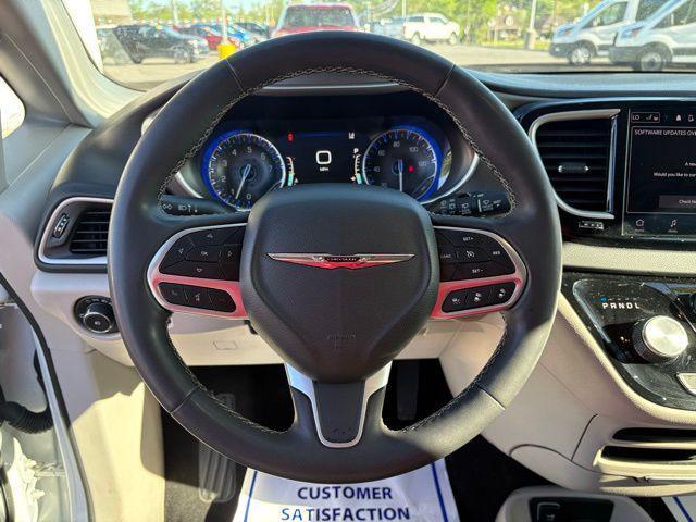 used 2023 Chrysler Pacifica car, priced at $23,386