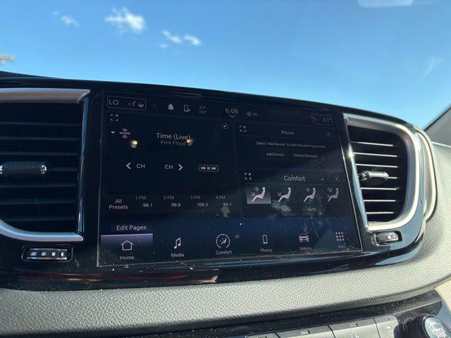 used 2023 Chrysler Pacifica car, priced at $23,386