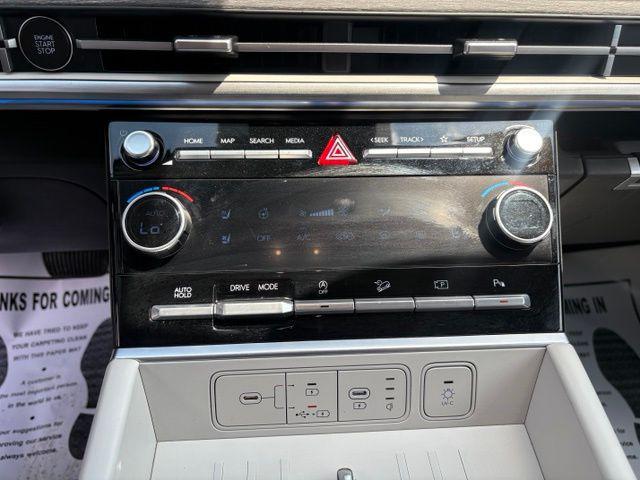 used 2025 Hyundai Santa Fe car, priced at $35,716