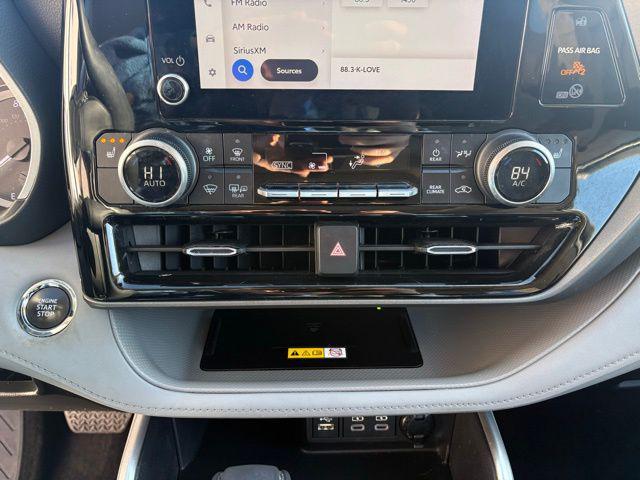 used 2023 Toyota Highlander car, priced at $30,988