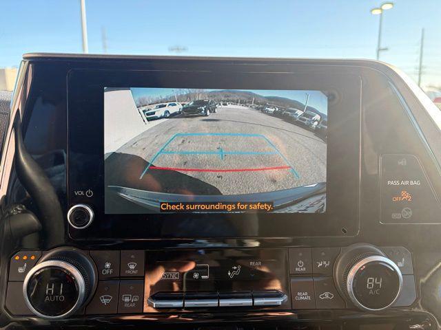 used 2023 Toyota Highlander car, priced at $30,988