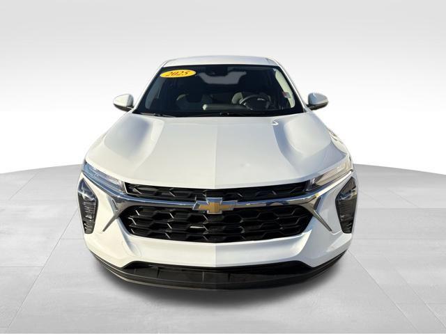 used 2025 Chevrolet Trax car, priced at $15,998