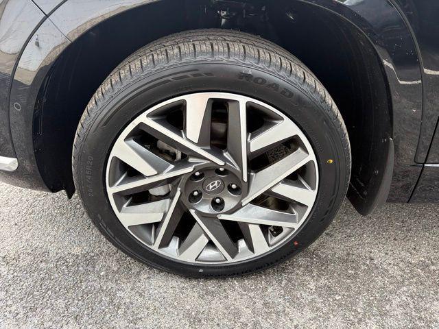 used 2023 Hyundai Santa Fe car, priced at $29,894