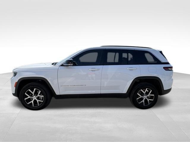 used 2025 Jeep Grand Cherokee car, priced at $37,828