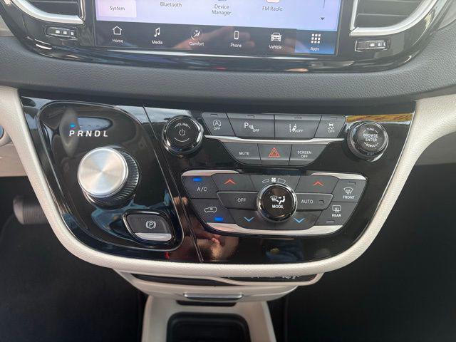 used 2024 Chrysler Pacifica car, priced at $28,585