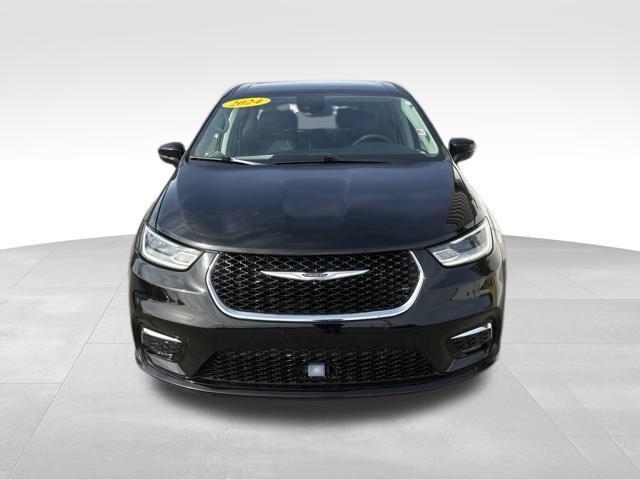 used 2024 Chrysler Pacifica car, priced at $28,585