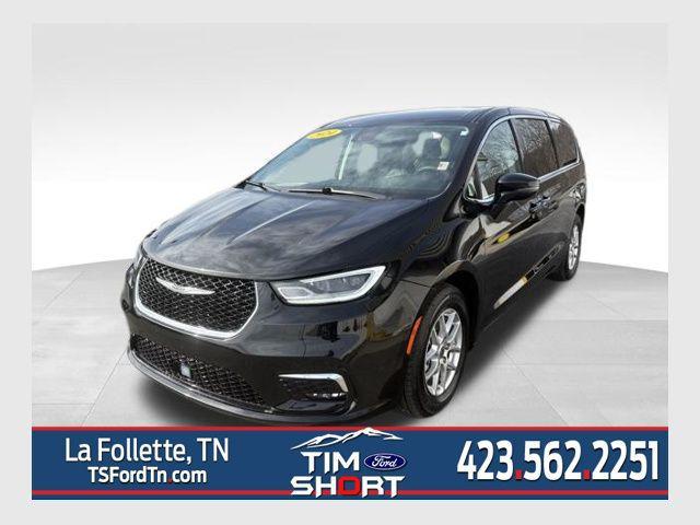 used 2024 Chrysler Pacifica car, priced at $28,585