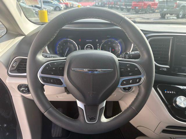 used 2024 Chrysler Pacifica car, priced at $28,585