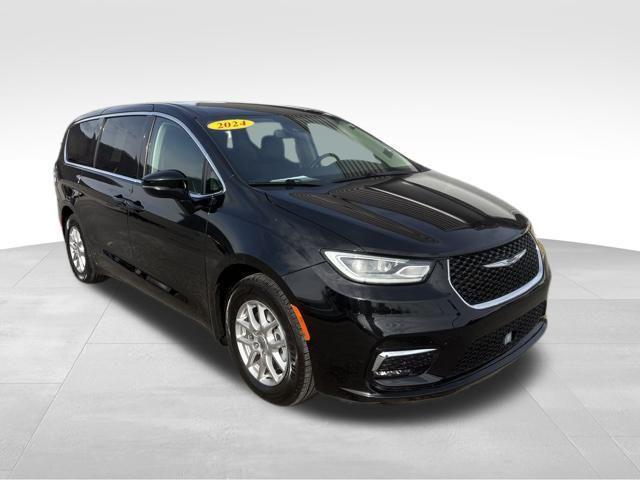 used 2024 Chrysler Pacifica car, priced at $28,585