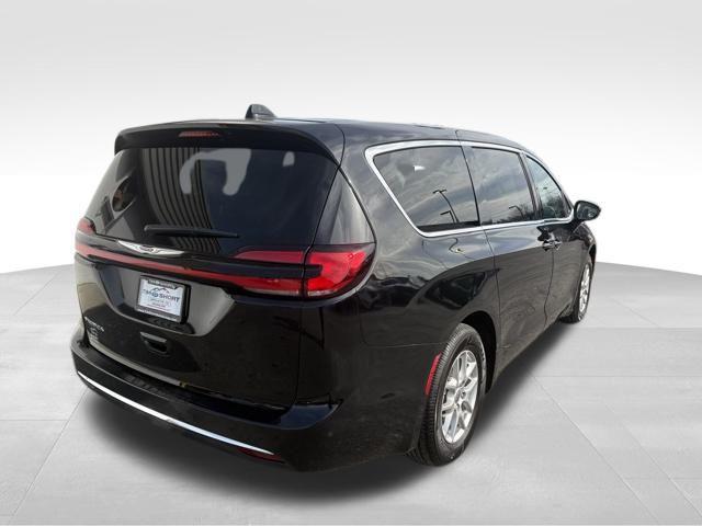 used 2024 Chrysler Pacifica car, priced at $28,585
