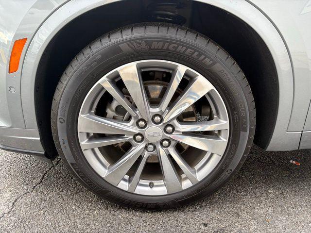 used 2024 Cadillac XT6 car, priced at $41,798