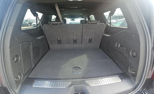 used 2024 GMC Yukon XL car, priced at $65,318