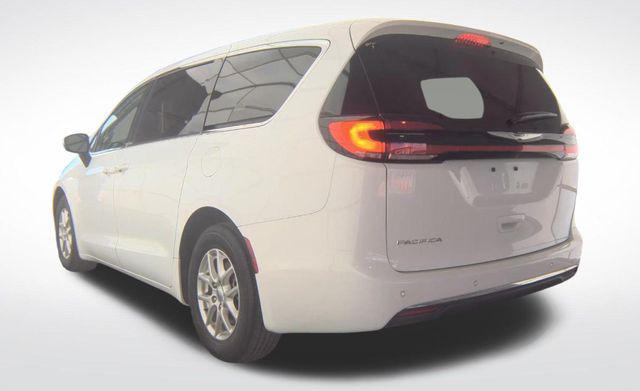 used 2023 Chrysler Pacifica car, priced at $23,387
