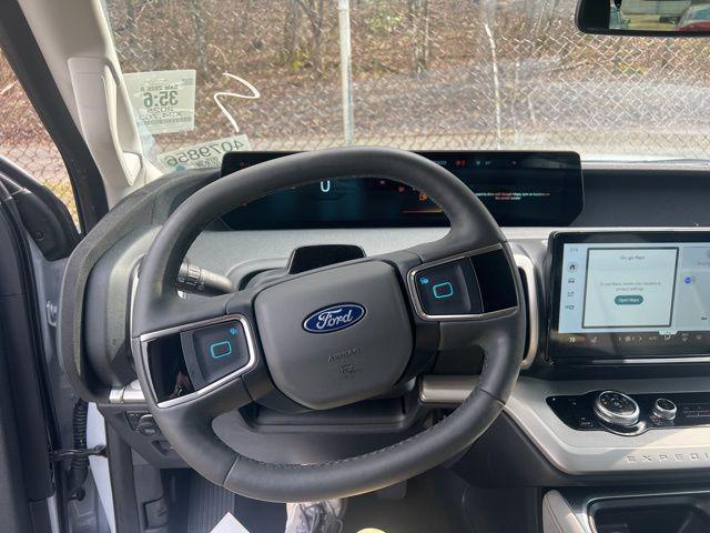 used 2025 Ford Expedition car, priced at $59,998