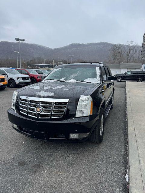 used 2011 Cadillac Escalade car, priced at $7,900