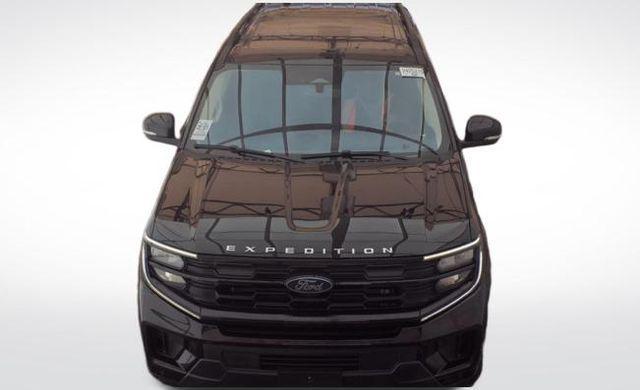 used 2025 Ford Expedition car, priced at $58,998