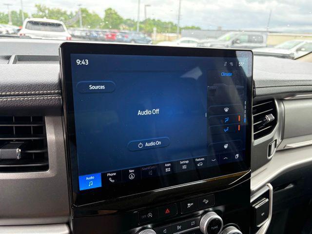 used 2024 Ford Expedition car, priced at $40,894
