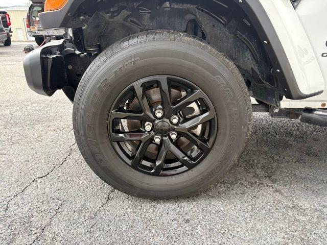 used 2022 Jeep Gladiator car, priced at $26,900