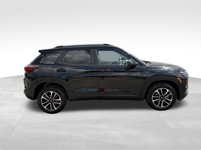 used 2025 Chevrolet TrailBlazer car, priced at $22,660