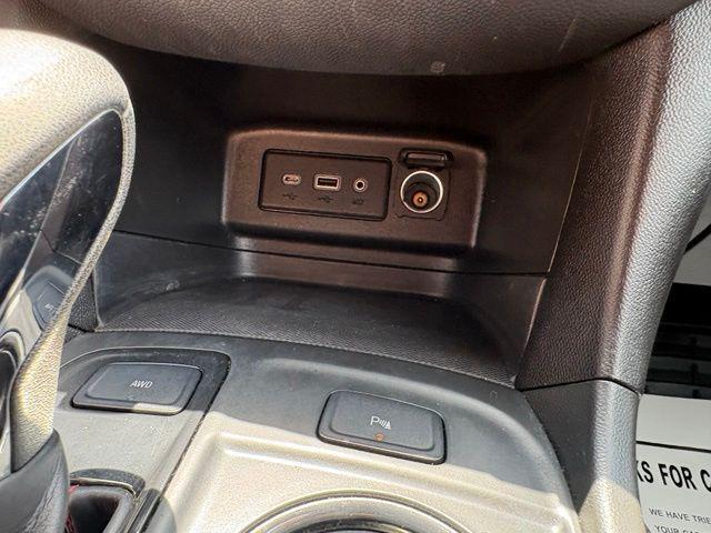 used 2023 Chevrolet Equinox car, priced at $24,568