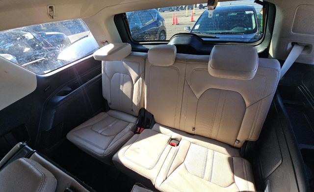 used 2024 Ford Expedition car, priced at $43,998