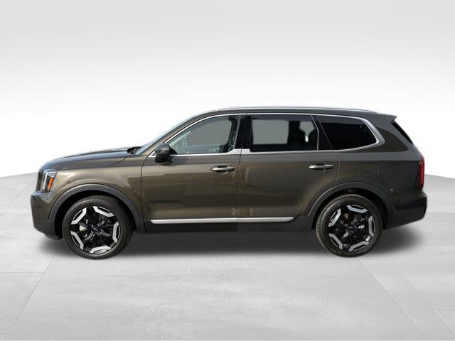 used 2025 Kia Telluride car, priced at $33,000