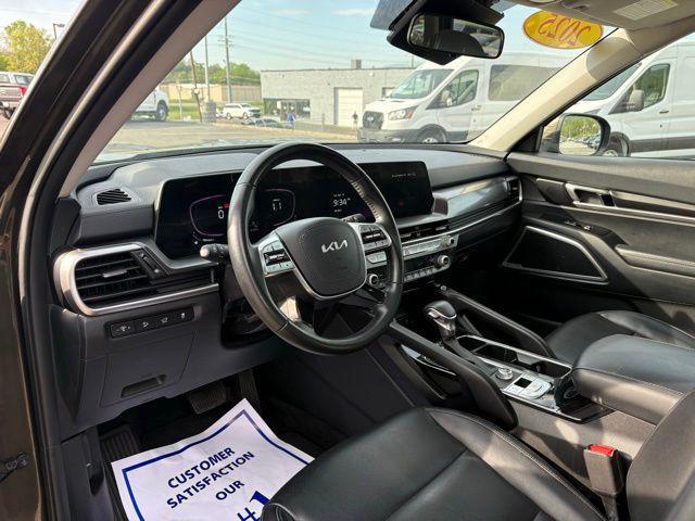 used 2025 Kia Telluride car, priced at $33,000