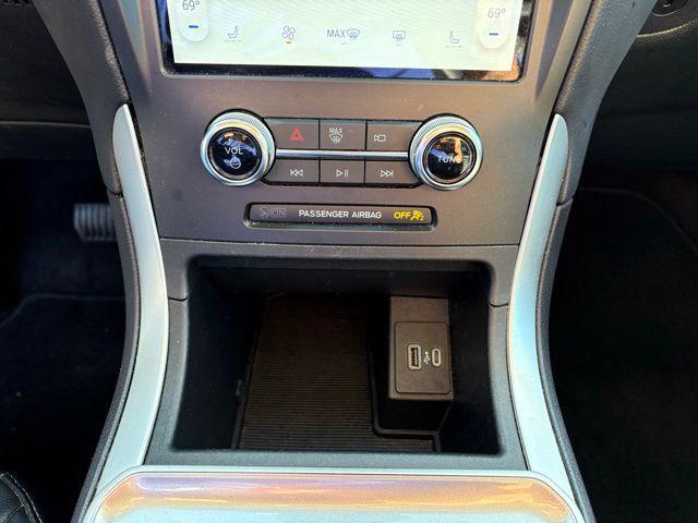 used 2024 Ford Edge car, priced at $21,192