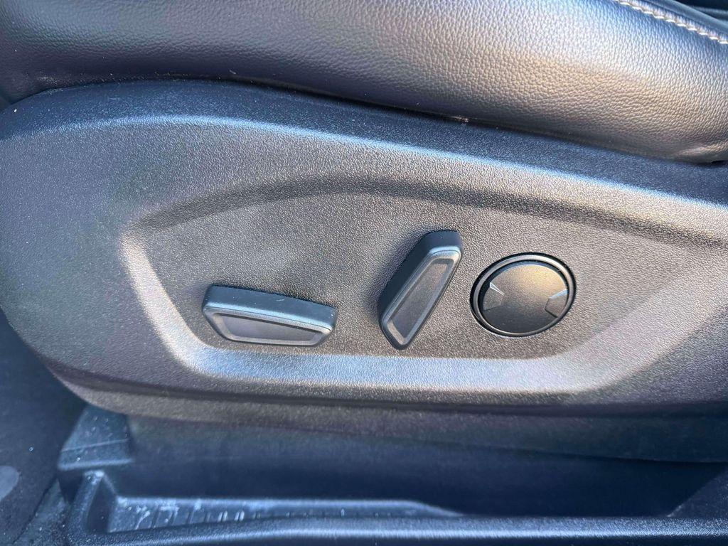 used 2024 Ford Edge car, priced at $20,867