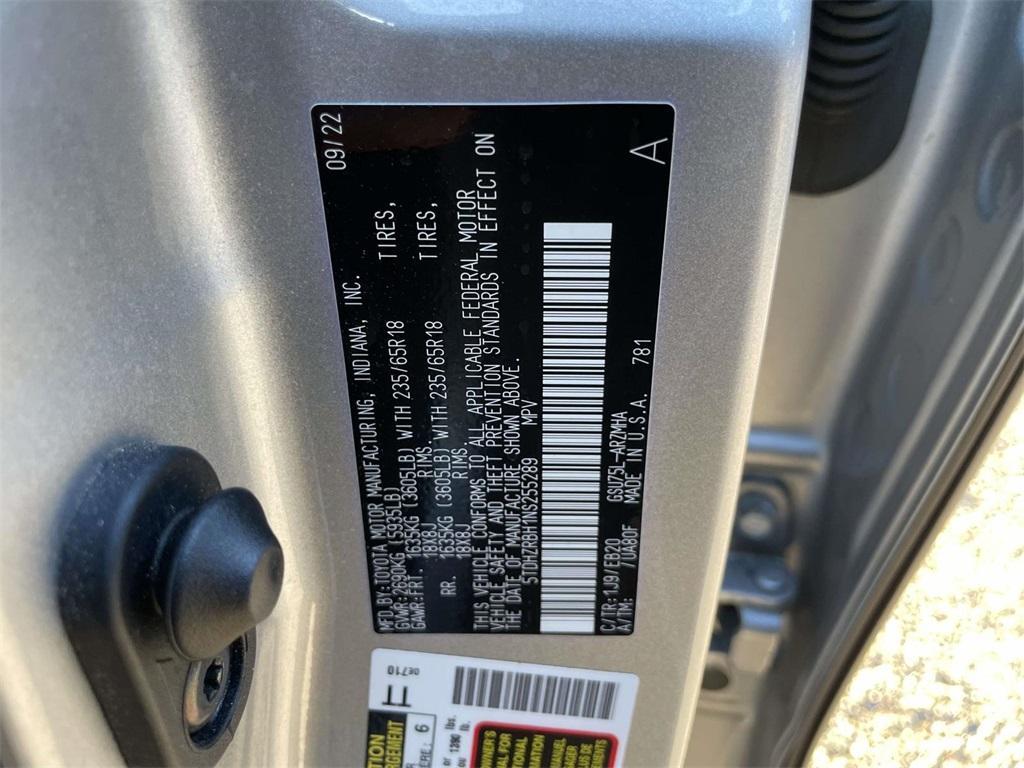 used 2022 Toyota Highlander car, priced at $33,333