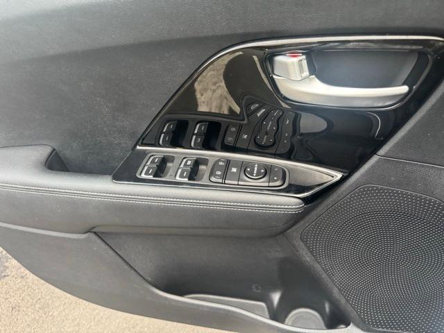 used 2020 Kia Niro Plug-In Hybrid car, priced at $22,995